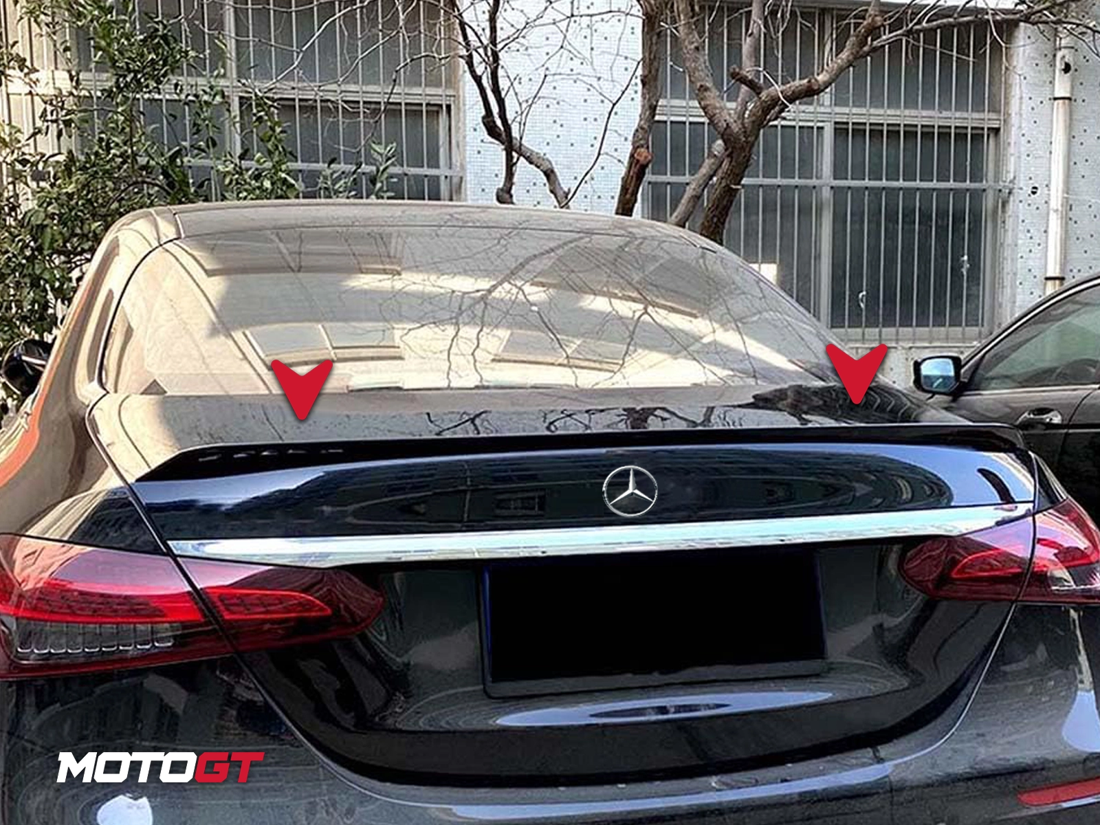 E CLASS REAR SPOILER